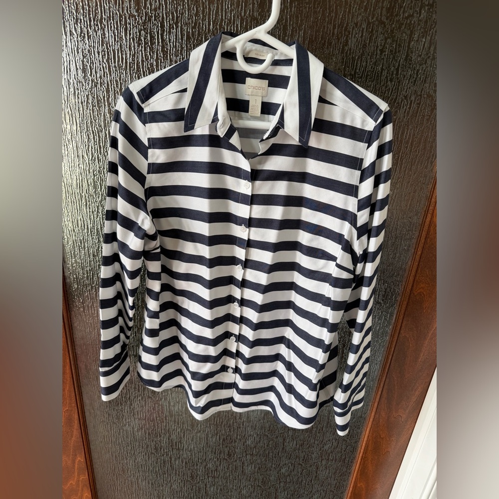 🖤 Chico’s Timeless Stripe Button-Front Blouse | Size 1 (8-10)🖤